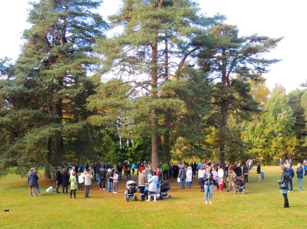 Lichtung mit The Couple